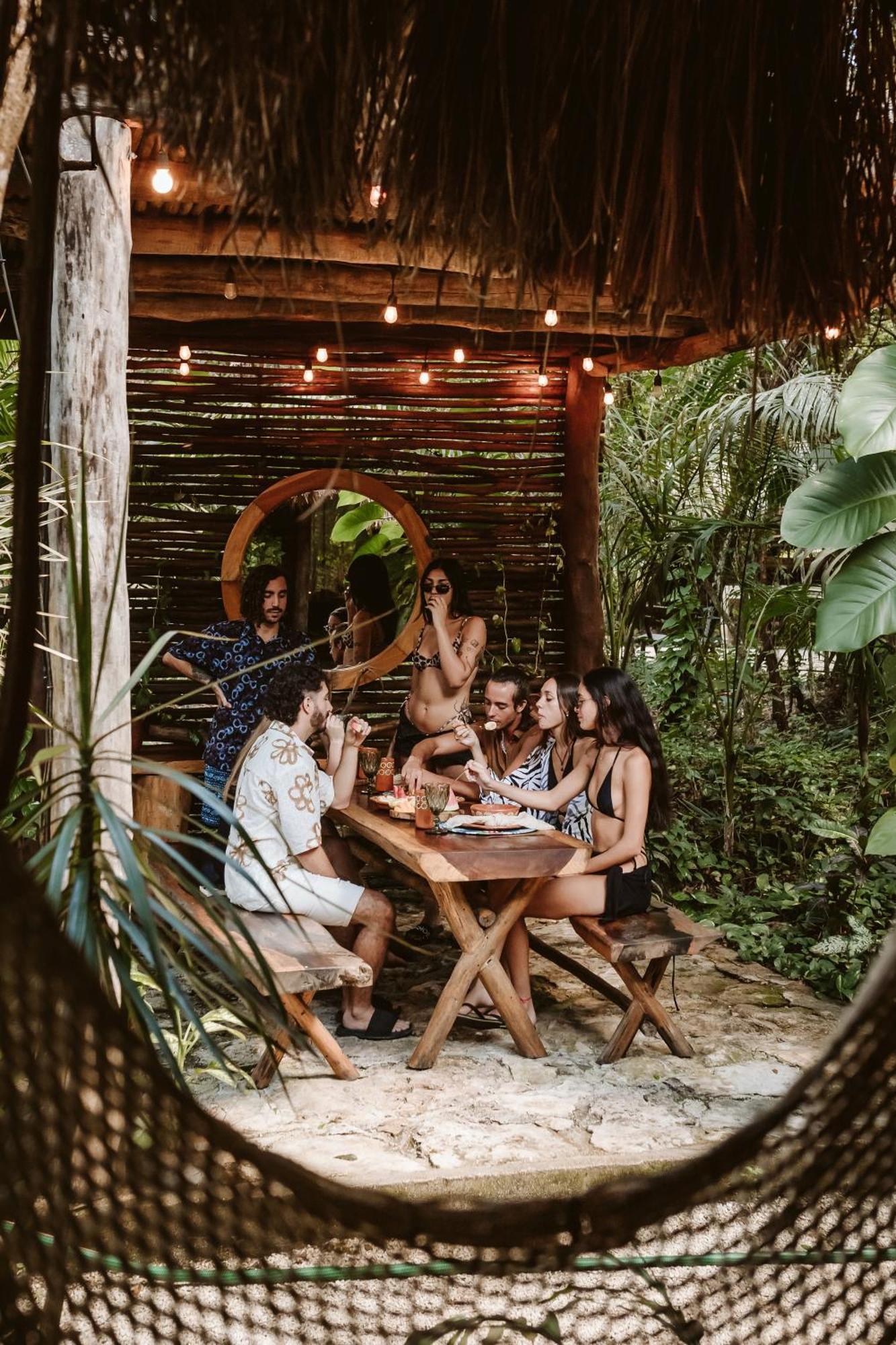 Madre Tierra Eco Habitat Pensionat Puerto Morelos Exteriör bild