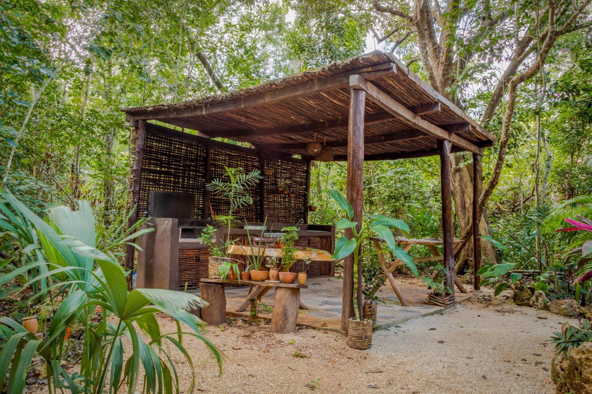Madre Tierra Eco Habitat Pensionat Puerto Morelos Exteriör bild
